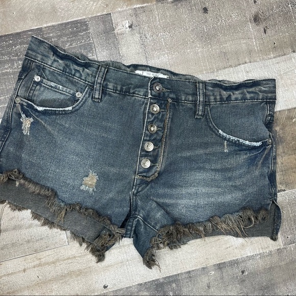 Free People Distressed Button Fly Black Jean Short size 27 - Picture 3 of 10